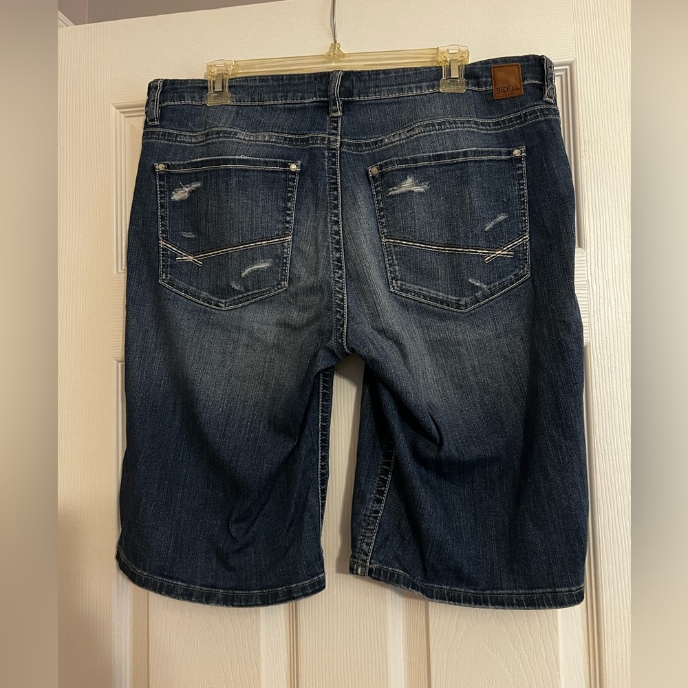 Buckle Payton Bermuda Shorts—Size 31